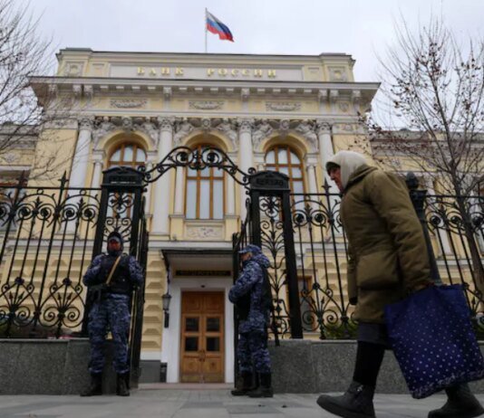 Европейская разведка предупредила о риске "взрывного" банковского кризиса в России из-за войны