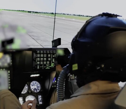Украина получила новые мобильные тренажеры F-16