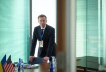Корецкий представил фракции "Слуга народа" видение работы правительства, его опыт считают полезным — Арахамия