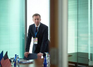 Корецкий представил фракции "Слуга народа" видение работы правительства, его опыт считают полезным — Арахамия