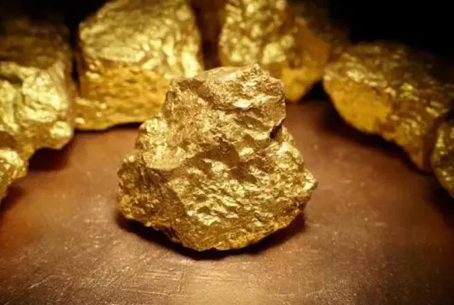 Золото впервые опередило серебро на ювелирном рынке Украины — инфографика