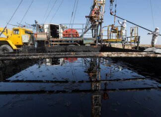 Цены на нефть снизились на фоне надежд на деэскалацию между США и Ираном
