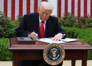 Трамп готов ввести новые пошлины для десятков стран на этой неделе — FT