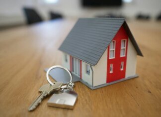 Украинцы начали платить больше налога на недвижимость: кто в регионах-лидерах