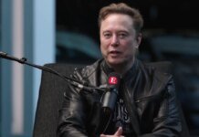 Маск объяснил, как россияне могли получить Starlink для войны против Украины