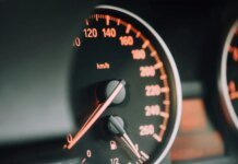 Украинцы импортировали почти 170 тыс. авто за полгода — сколько электрокаров и откуда везут