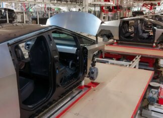Tesla подала иск к поставщику Cybertruck, который фактически заблокировал производство
