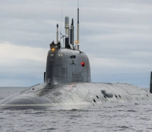 Россия спустила на воду атомную субмарину "Ульяновск", способную нести до 40 ракет "Калибр" или 32 "Циркона"