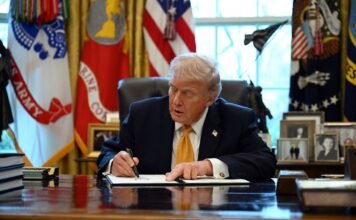 Трамп приостановил удары по Ирану ради дипломатии, — посол США