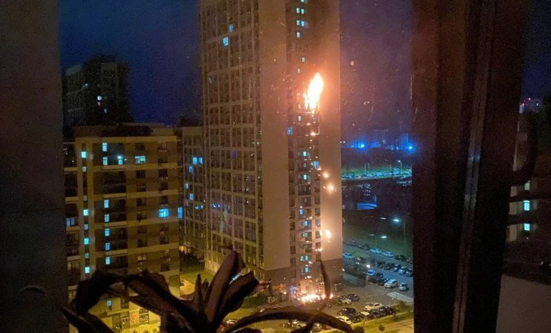 В Киеве зафиксированы разрушения зданий и пожары: что известно о первых последствиях массированной атаки РФ (фото)