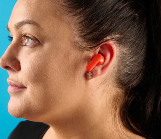 В десять раз дешевле AirPods: бюджетные наушники получили ANC, как у флагмана (фото)