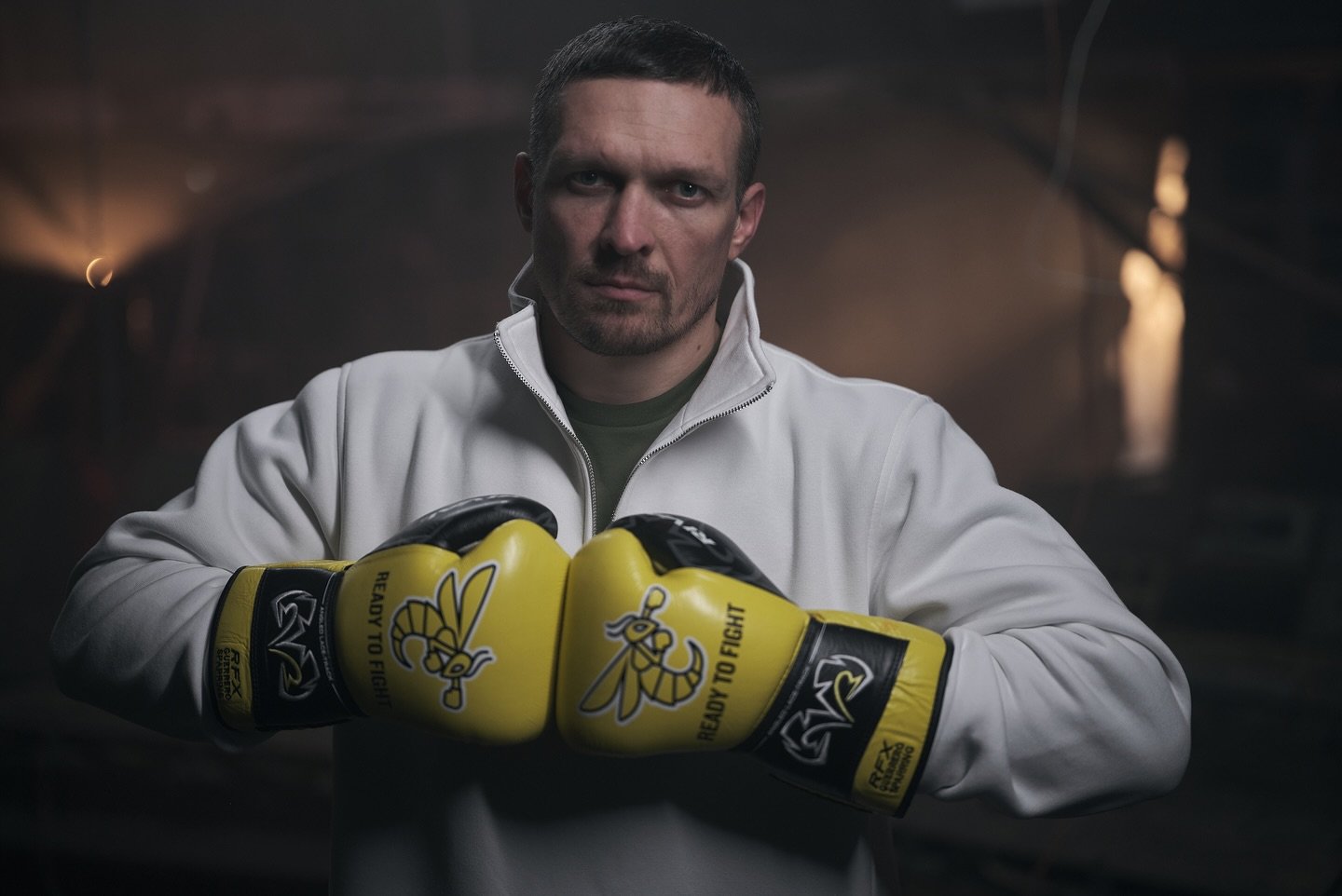 «Он один из величайших»: экс-чемпион UFC Джонс назвал условия боя с Усиком