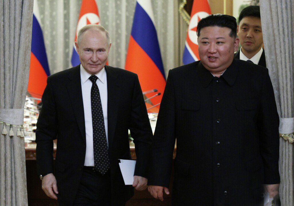Путин просит у Ким Чен Ына еще 30 тысяч военнослужащих и баллистические установки, — Зеленский