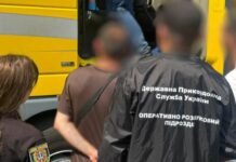 В Одесской области остановили грузовик с «живым грузом»: в прицепе нашли 10 мужчин
