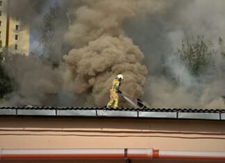 В Чернигове ликвидировали последствия смертельного удара РФ: начато расследование