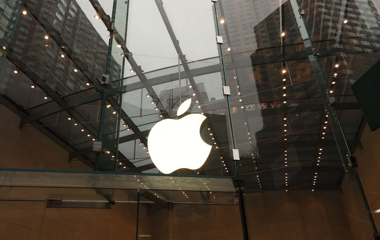 Apple обвинила OpenAI в краже секретных разработок для ИИ-гаджета