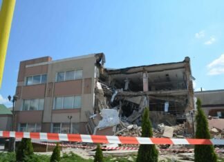 Здание упало на глазах у людей: в городе Балта произошло чрезвычайное событие, — ФОТО, ВИДЕО