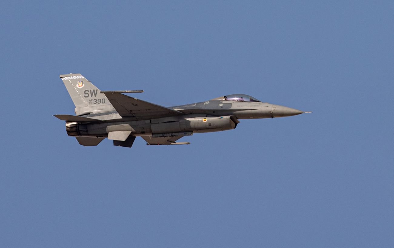 Украина потеряла F-16, но пилоту удалось выжить
