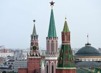 РФ спасает Москву от дефицита бензина, жертвуя другими регионами, — Reuters