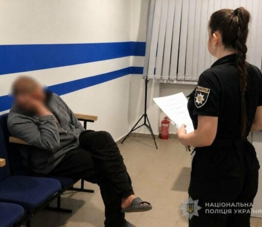 В Одесской области пьяный водитель угнал автомобиль, сбил школьницу и скрылся с места ДТП