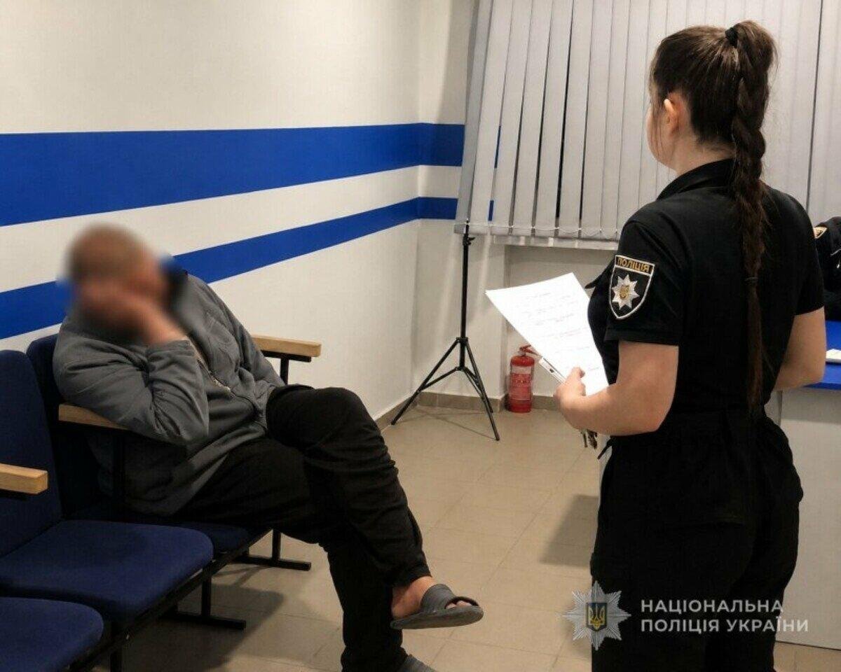 В Одесской области пьяный водитель угнал автомобиль, сбил школьницу и скрылся с места ДТП