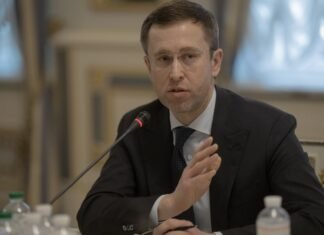 Новые правила для Кабмина: Корецкий поручил министрам лично работать с Радой
