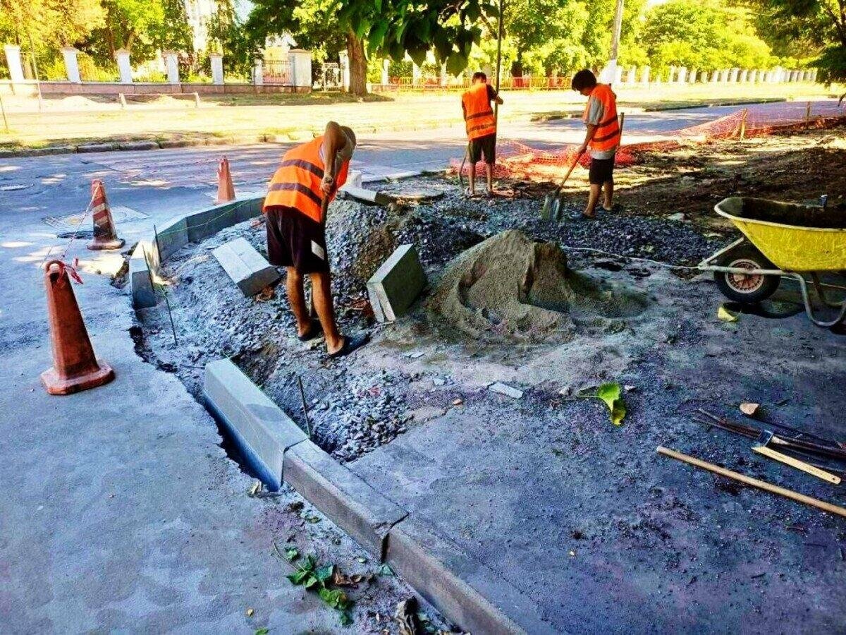 Новый асфальт уже в эти выходные: где в Одессе активно ремонтируют тротуары, — ФОТО