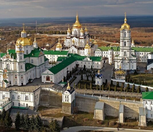 Почаевской лавре определили дедлайн для разрыва связей с РПЦ