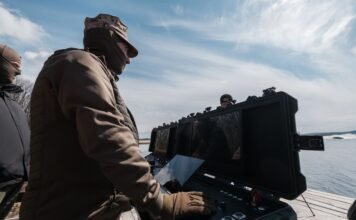 ВМС впервые показали мирский дрон Barracuda, он уже уничтожает врага