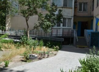 Безбарьерная Одесса: как меняют тротуары, остановки и перекрестки