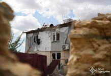 Росія вдарила ракетою по передмістю Одеси: спалахнув будинок, — ОНОВЛЕНО