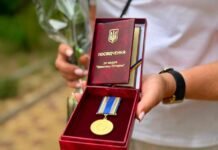 Отдали жизнь за Украину: в Одесской области вручили награды семьям павших воинов