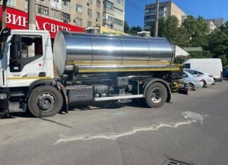 Часть Одессы без воды: где работают автоцистерны