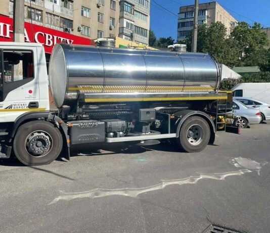 Часть Одессы без воды: где работают автоцистерны