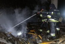 В Кривом Роге пожары и разрушения после обстрела РФ