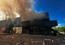 В Чернигове беспилотник упал на супермаркет АТБ, есть погибшие