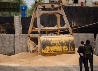 Почему РФ именно сейчас массированно атакует порты Украины: объяснение военного эксперта