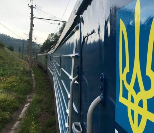 Укрзализныця меняет движение поездов после атаки РФ