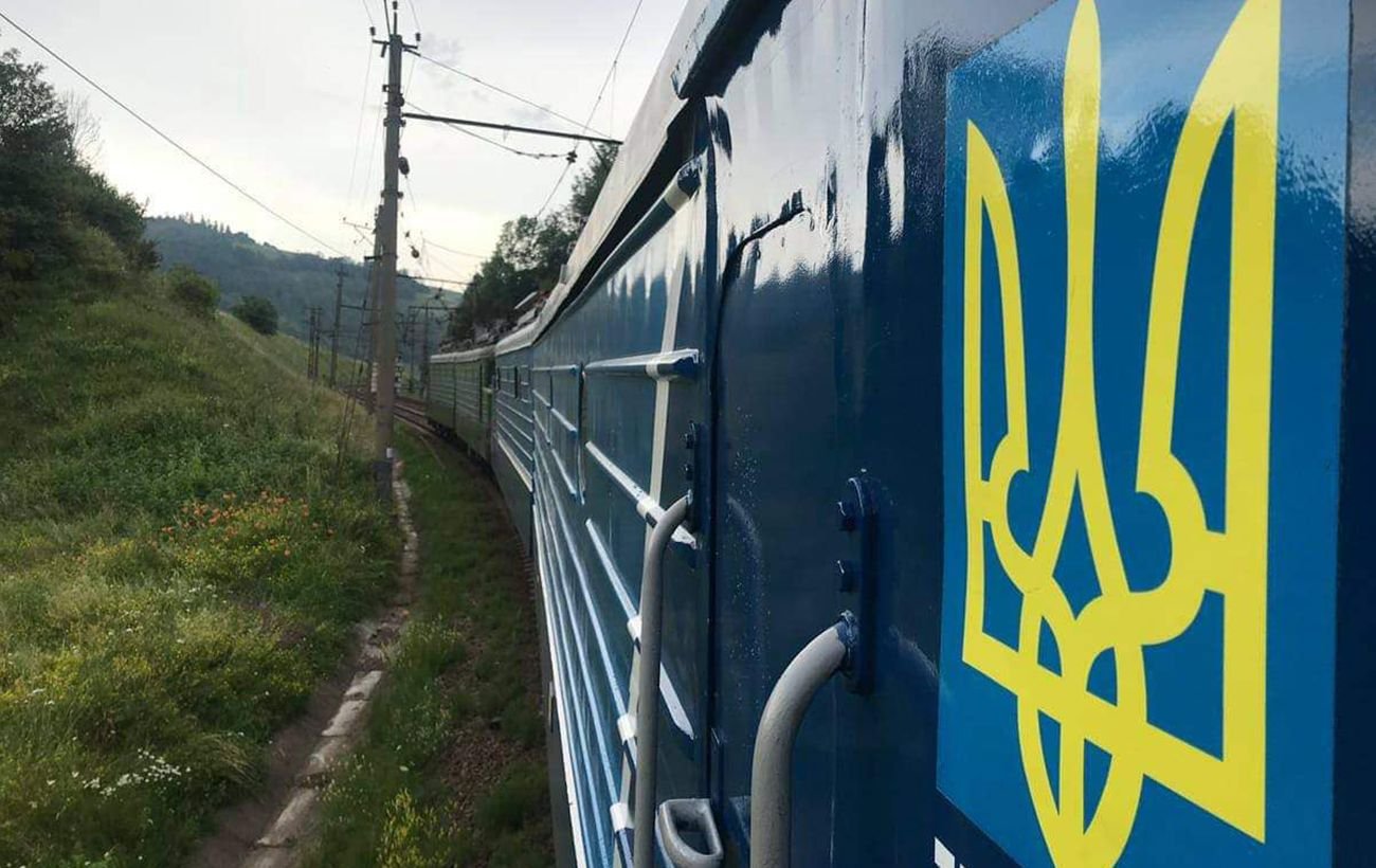 Укрзализныця меняет движение поездов после атаки РФ