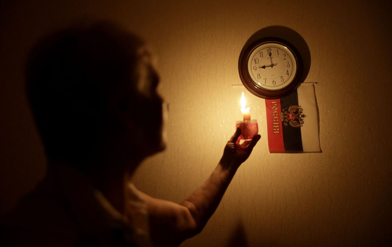 Крым сидит во тьме третий день и начинает считать испорченные продукты, — СМИ