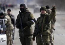 Риторика Кремля изменилась, россиянам пора бежать из РФ, — Коваленко
