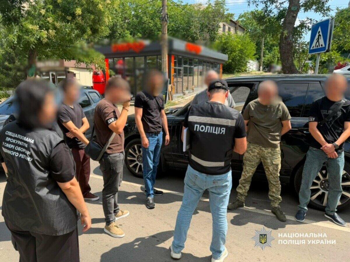 Хотел 500 литров дизеля за снятие с розыска: в Одесской области разоблачили чиновника ТЦК, — ФОТО