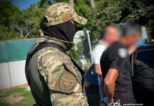 В Одессе псевдосиловики ворвались в дом: у супругов забрали деньги на могилу сына и лечение