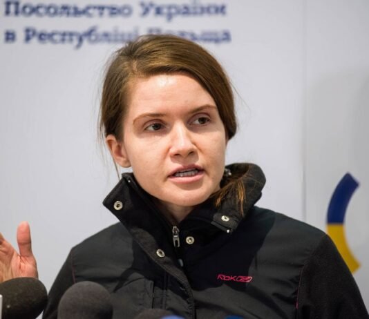 Безуглая неожиданно решила вернуться во фракцию «Слуги народа»