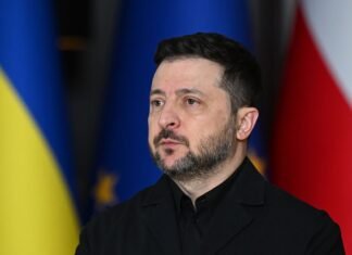 Почему сейчас? Источники назвали причины, зачем Зеленский меняет Кабмин
