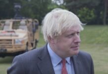 «Полная чепуха»: Борис Джонсон опроверг обвинения РФ в срыве переговоров в 2022 году