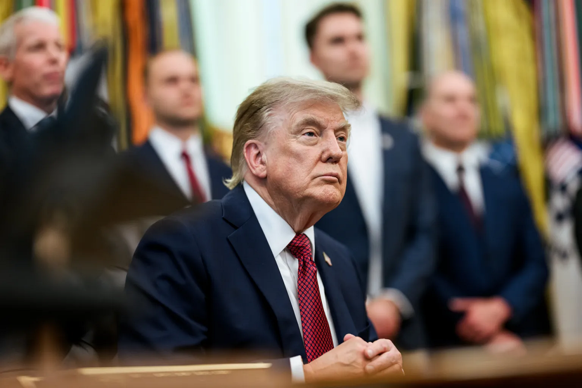 «Они объявят об этом мне»: Трамп опасается «реальной возможности» собственного импичмента — СМИ