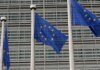Еврокомиссия стремится помочь Венгрии и Словакии отказаться от российской нефти