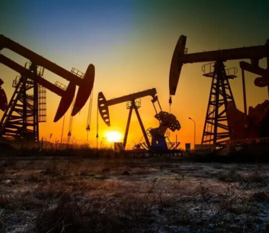 Цены на нефть выросли после заявлений Ирана об остановке судов в Ормузском проливе