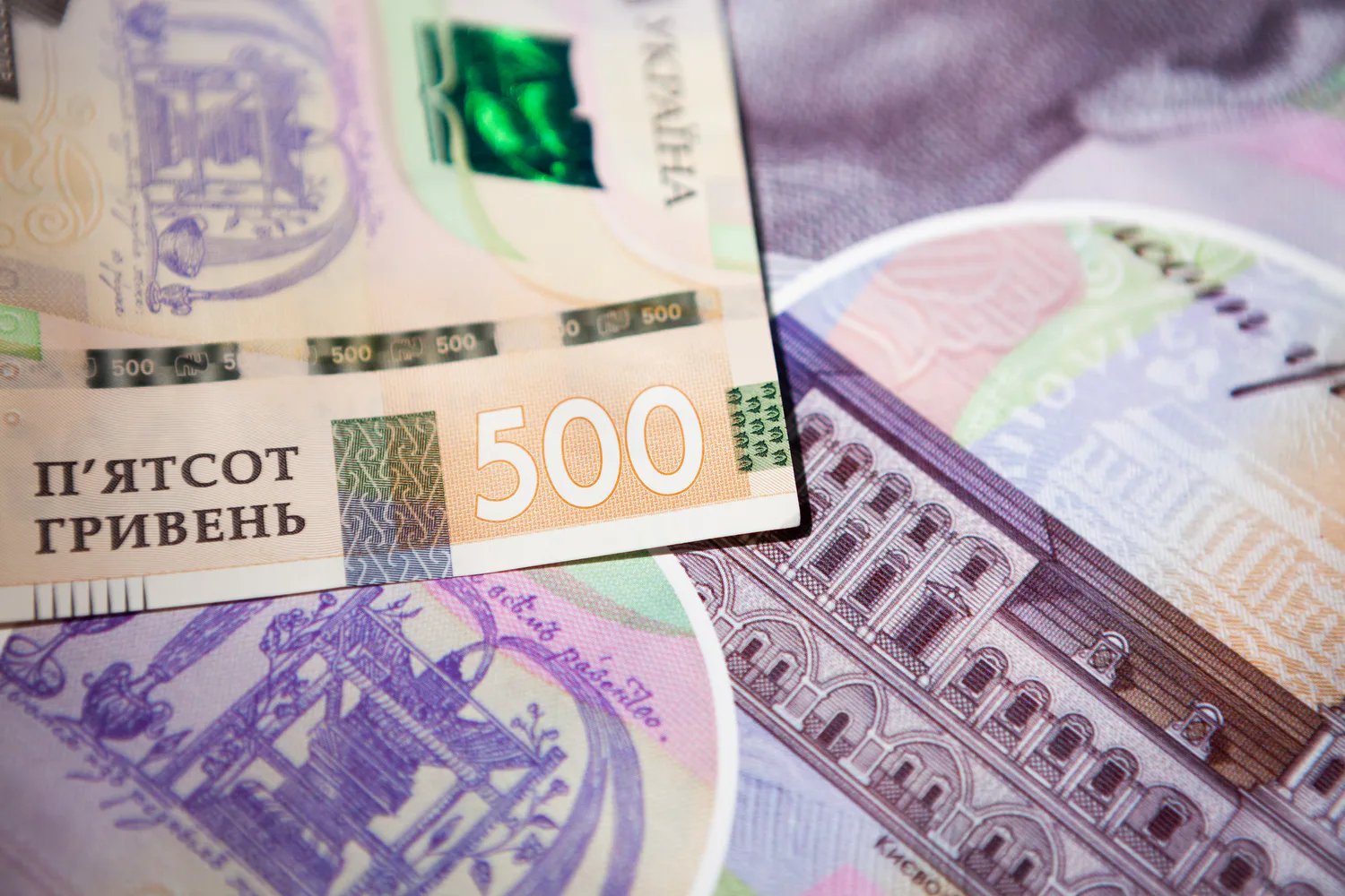 Средняя зарплата в госорганах за год выросла на 7 тысяч — Минфин
